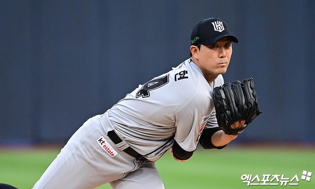 지난 20일 KIA 타이거즈와의 수원 홈 경기에 선발등판, 5⅓이닝 5피안타 1사구 3탈삼진 1실점 호투로 승리투수가 된 KT 위즈 조이현. 사진 엑스포츠뉴스 DB