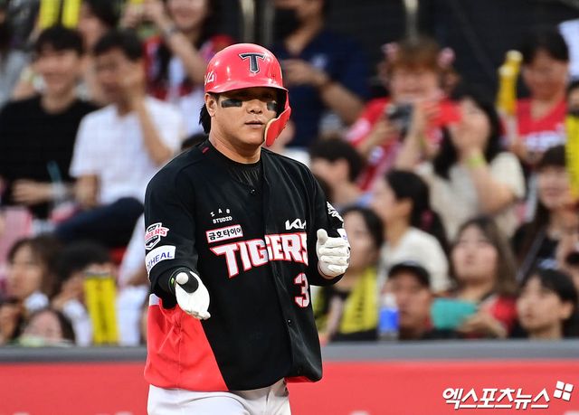 KIA 타이거즈 베테랑 내야수 김선빈이 지난 21일 수원 KT 위즈전에서 종아리 통증으로 3회 교체됐다. 사진 엑스포츠뉴스 DB