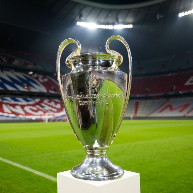 손흥민이 활약하는 토트넘 홋스퍼가 22일(한국시간) 스페인 빌바오에 있는 산마메스에서 열린 맨체스터 유나이티드와의 2024-2025시즌 유럽축구연맹(UEFA) 유로파리그 결승전에서 브레넌 존슨의 결승 골로 1-0으로 승리했다. 이 승리로 토트넘은 유로파리그 우승 팀이 됐다.&nbsp;만약 이강인의 소속팀 PSG가 챔피언스리그를 우승한다면 오는 8월 열리는 슈퍼컵에서 두 선수가 격돌하게 된다. uefa