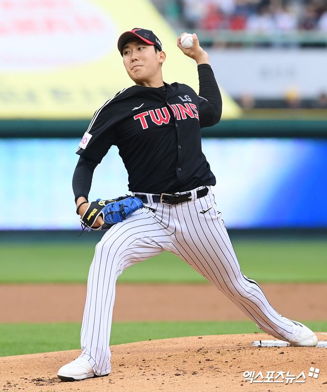 LG 트윈스 좌완 손주영이 23일 인천 SSG랜더스필드에서 열린 2025 신한 SOL Bank KBO리그 SSG 랜더스와의 팀 간 7차전에 선발등판,&nbsp;7이닝 2피안타 2볼넷 11탈삼진 1실점을 기록하며 팀 승리를 이끌었다. 사진 고아라 기자