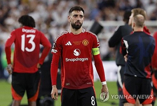 영국 매체 '데일리 메일'이 27일(한국시간) 사우디아라비아 프로리그 알힐랄이 관심을 갖는 브루누 페르난데스에게 3일 안에 결정하라고 통첩을 날렸다고 보도했다.&nbsp;연합뉴스