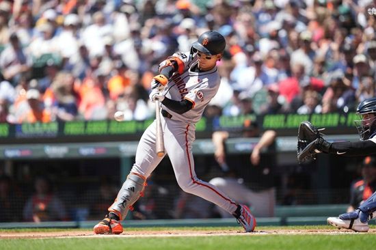 이정후는 28일 미국 미시간주 디트로이트 코메리카 파크에서 열린 2025 메이저리그 디트로이트 타이거스와 원정 경기에 4번 타자 중견수로 선발 출전해 3타수 무안타 1사구를 기록했다. 8경기 연속 안타 행진에 실패한 이정후의 시즌 타율은 0.285에서 0.281로 하락했다. 샌프란시스코도 이정후의 침묵 속에 2연패에 빠졌다. 연합뉴스