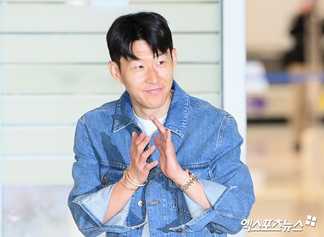 유럽 챔피언이 되어 돌아온 한국 축구대표팀의 주장 손흥민이 우승의 기운을 월드컵으로 이어가려고 한다. 유럽축구연맹(UEFA) 유로파리그 우승 이후 언론과의 인터뷰에서 밝힌 것처럼 내달 열리는 이라크, 쿠웨이트와의 2026 국제축구연맹(FIFA) 북중미 월드컵 아시아 지역 3차예선 2연전에서 월드컵 본선 진출을 확정 짓겠다는 생각이다. 사진 인천공항, 박지영 기자