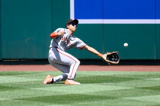 이정후는 28일 미국 미시간주 디트로이트 코메리카 파크에서 열린 2025 메이저리그 디트로이트 타이거스와 원정 경기에 4번 타자 중견수로 선발 출전해 3타수 무안타 1사구를 기록했다. 8경기 연속 안타 행진에 실패한 이정후의 시즌 타율은 0.285에서 0.281로 하락했다. 샌프란시스코도 이정후의 침묵 속에 2연패에 빠졌다. 연합뉴스
