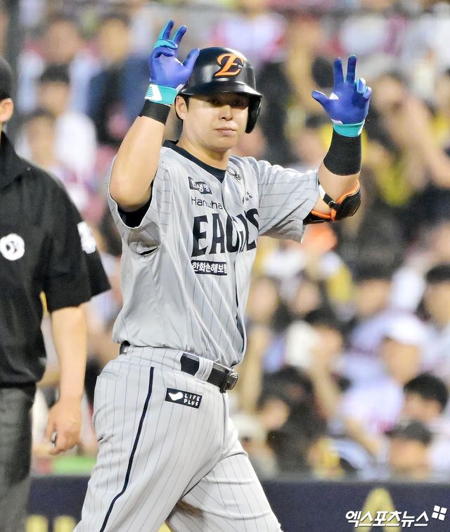 한화 이글스 4번타자 노시환이 29일 서울 잠실야구장에서 열린 2025 신한 SOL Bank KBO리그 LG 트윈스와의 팀 간 8차전에서 6회초 1타점을 기록했다. 사진 엑스포츠뉴스 DB
