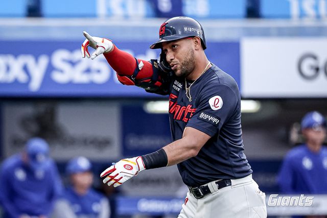 롯데 자이언츠 빅터 레이예스. 롯데 자이언츠