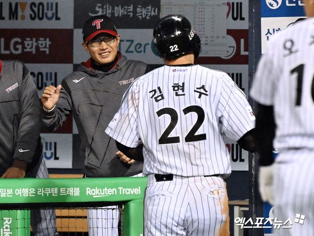 염경엽 감독이 이끄는 LG 트윈스가 29일 서울 잠실야구장에서 열린 2025 신한 SOL Bank KBO리그 한화 이글스와의 팀 간 8차전에서 3-1로 승리, 주중 3연전 위닝 시리즈를 챙겼다. 사진 엑스포츠뉴스 DB