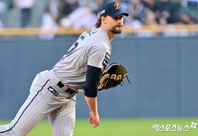 한화 이글스 외국인 투수 라이언 와이스가 29일 서울 잠실야구장에서 열린 2025 신한 SOL Bank KBO리그 LG 트윈스와의 팀 간 8차전에 선발등판, 6이닝 1실점으로 호투했다. 사진 엑스포츠뉴스 DB