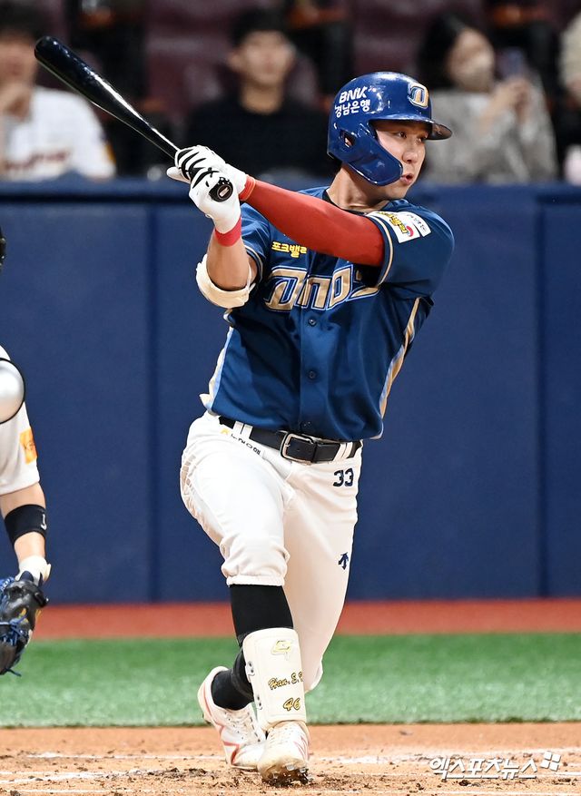 NC 외야수 한석현은 3일 사직구장에서 열린 '2025 신한 SOL Bank KBO 리그' 롯데와 주말 3연전 두 번째 경기에서 9번타자 중견수로 선발 출전했다. 이날 3안타 3타점으로 맹활약 해 팀 승리에 보탬이 됐다. 엑스포츠뉴스 DB