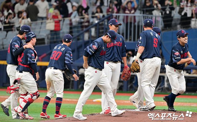 시즌 초반 롯데의 상승세가 이어지고 있다. 현재 정규시즌 전적 20승 1무 13패로 한화와 리그 공동 2위를 기록 중이다. 엑스포츠뉴스 DB