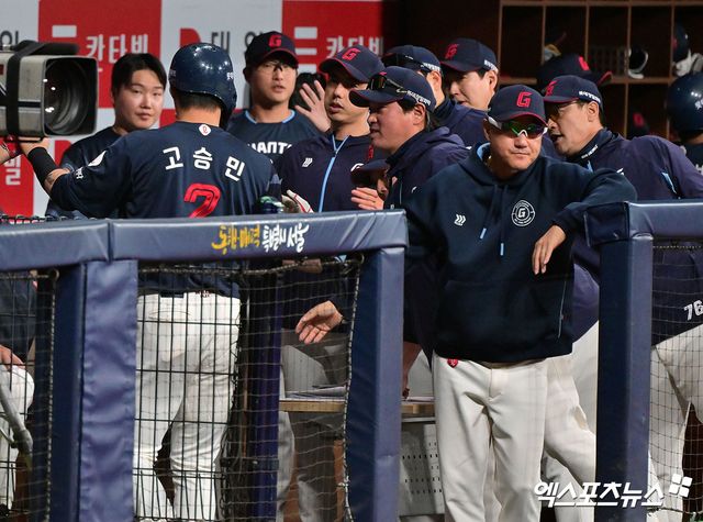 시즌 초반 롯데의 상승세가 이어지고 있다. 현재 정규시즌 전적 20승 1무 13패로 한화와 리그 공동 2위를 기록 중이다. 엑스포츠뉴스 DB