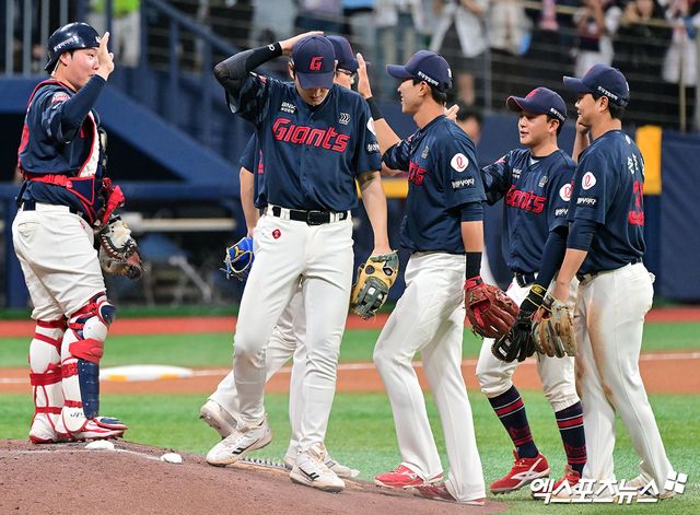 시즌 초반 롯데의 상승세가 이어지고 있다. 현재 정규시즌 전적 20승 1무 13패로 한화와 리그 공동 2위를 기록 중이다. 엑스포츠뉴스 DB