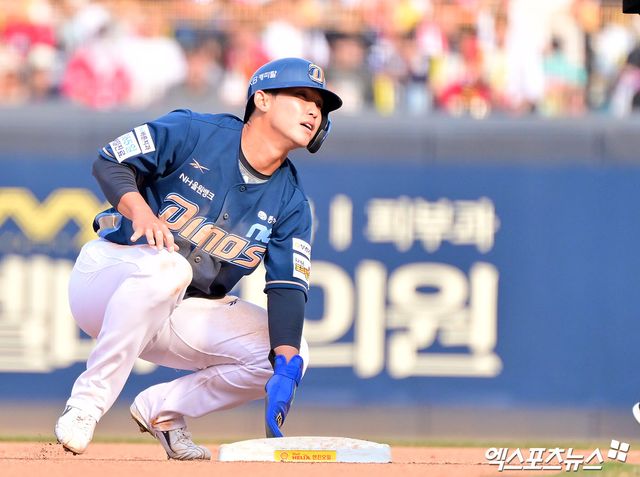 NC 내야수 서호철(사진)은 3일 사직구장에서 열린 '2025 신한 SOL Bank KBO 리그' 롯데와 주말 3연전 두 번째 경기에서 6번타자 1루수로 선발 출전했다. 3회초 주루 과정에서 왼쪽 햄스트링 근경직으로 중도 교체됐다. 대주자로는 도태훈이 투입됐다. 엑스포츠뉴스 DB