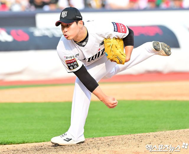 31일 오후 수원KT위즈파크에서 열린 '2025 신한 SOL Bank KBO리그' KIA 타이거즈와 KT 위즈의 경기, 9회초 KT 박영현이 공을 힘차게 던지고 있다. 수원, 김한준 기자