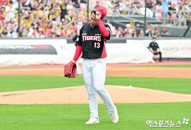 31일 오후 수원KT위즈파크에서 열린 '2025 신한 SOL Bank KBO리그' KIA 타이거즈와 KT 위즈의 경기, 2회말 수비를 마친 KIA 윤영철이 더그아웃으로 향하고 있다. 수원, 김한준 기자