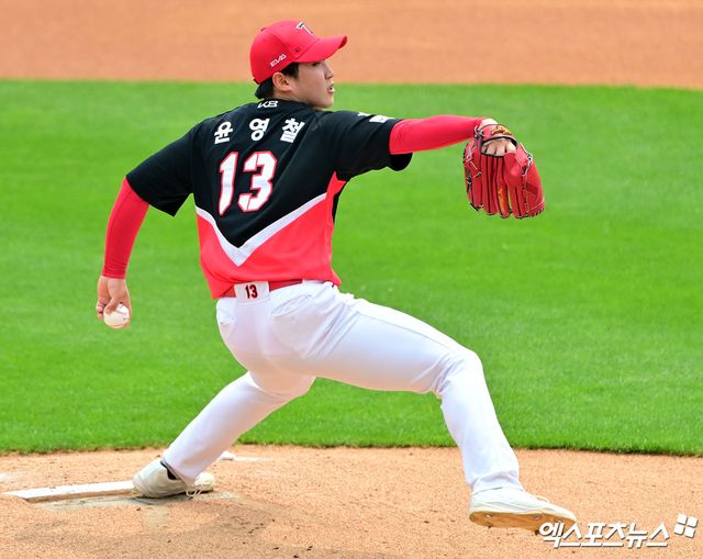 31일 오후 수원KT위즈파크에서 열린 '2025 신한 SOL Bank KBO리그' KIA 타이거즈와 KT 위즈의 경기, 1회말 KIA 선발투수 윤영철이 공을 힘차게 던지고 있다. 수원, 김한준 기자
