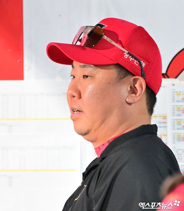 22일 오후 수원KT위즈파크에서 열린 '2025 신한 SOL Bank KBO리그' KIA 타이거즈와 KT 위즈의 경기, KIA 이범호 감독이 경기를 지켜보고 있다. 엑스포츠뉴스 DB