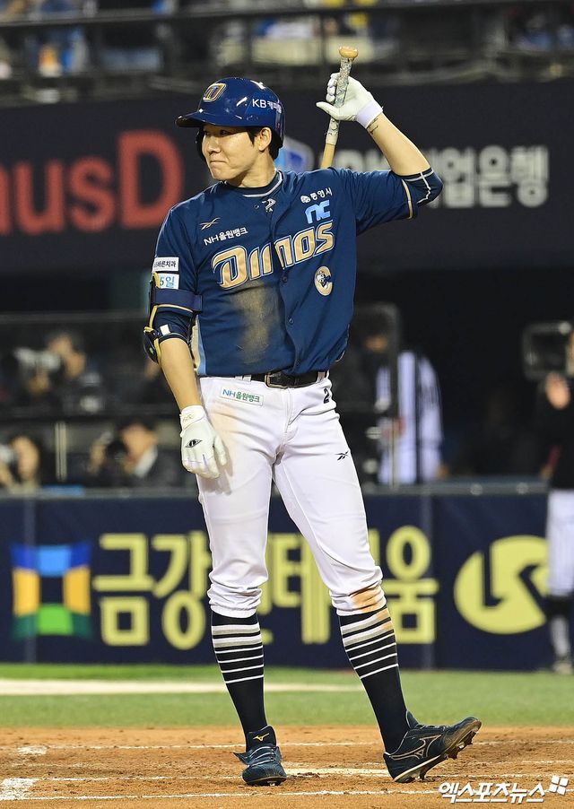 NC 내야수 박민우는 4일 사직구장에서 열릴 '2025 신한 SOL Bank KBO 리그' 롯데와 주말 3연전 마지막 경기 벤치에서 대기한다. 상대 선발 반즈 상대 부진한 흐름을 이어가고 있다. 엑스포츠뉴스 DB