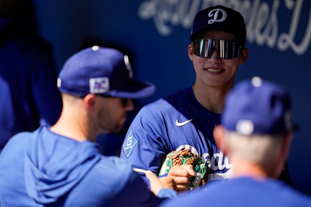 미국 메이저리그 LA 다저스의 김혜성이 4일(한국시간) 미국 조지아 애틀랜타의 트루이스트 파크에서 열린 2025 메이저리그 애틀랜타 브레이브스와의 원정 경기에 9회말 대수비로 출전, 1이닝을 소화했다. 역대 28번째 코리안 빅리거로 이름을 올리고 메이저리그 데뷔전을 성공적으로 마쳤다. 사진 연합뉴스