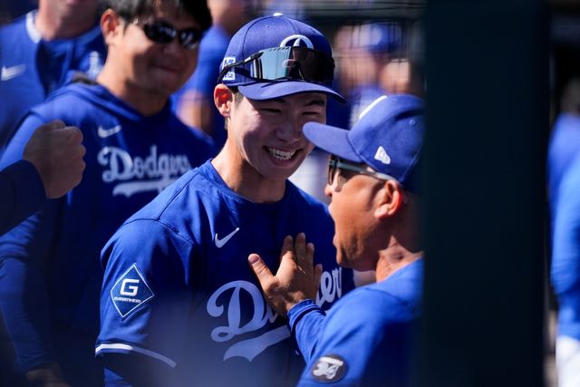 미국 메이저리그 LA 다저스의 김혜성이 6일(한국시간) 미국 플로리다주 마이애미의 론디포 파크에서 열린 2025 메이저리그 마이애미 말린스와의 원정 경기에 9번타자 겸 2루수로 선발출전,&nbsp;4타수 2안타 1타점 1득점 1도루를 기록했다. 사진 연합뉴스