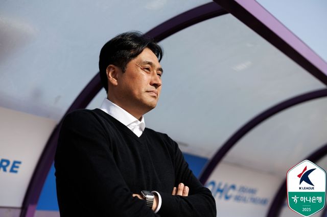 유병훈 감독은 지난 맞대결과 마찬가지로 FC서울과의 경기의 중요성을 강조했다. 유 감독은 FC안양 팬들에게 서울전은 그저 한 경기 이상의 의미를 지닌다면서 아워네이션(안양종합운동장의 애칭)에서는 반드시 서울을 상대로 승리를 따내야 한다고 목소리를 높였다. 사진 한국프로축구연맹