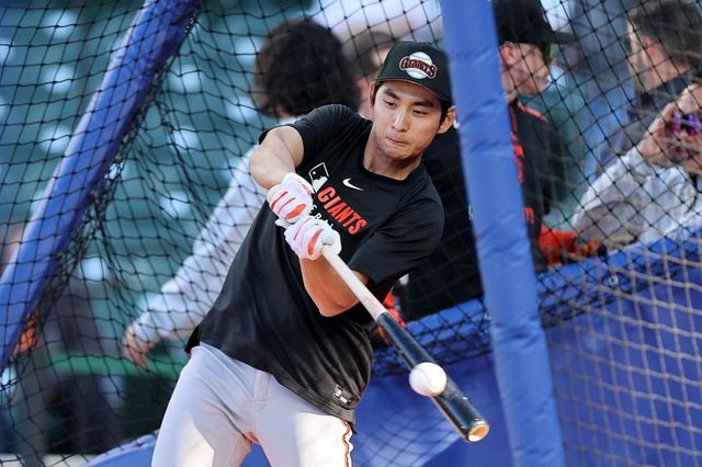 미국 메이저리그 샌프란시스코 자이언츠의 이정후가 7일(한국시간) 미국 일리노이주 시카고 리글리 필드에서 열린 2025 미국 메이저리그(MLB) 시카고 컵스와의 원정경기에 3번 타자 겸 중견수로 선발 출전, 시즌 4호 홈런 포함 3안타를 몰아치고 팀 승리를 이끌었다. 사진 연합뉴스