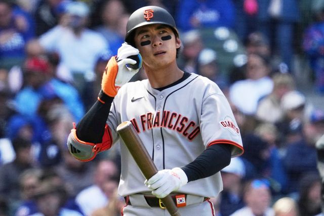 샌프란시스코 자이언츠 이정후가 8일 시카고 컵스전에서 타격 후 아쉬워하고 있다. AP 연합뉴스