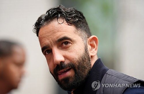 아모림 감독이 8일(한국시간) 영국 맨체스터에 있는 올드 트래포드에서 진행된 빌바오와의 2024-2025시즌 유럽축구연맹(UEFA) 유로파리그 4강 2차전을 앞둔 기자회견에서 대회 우승을 할 수 있다고 말했다. 연합뉴스