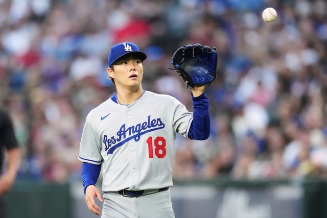 9일 오후 미국 애리조나주 피닉스의 체이스필드에서 열린 2025 미국프로야구 메이저리그에서 열린 LA 다저스와 애리조나 다이아몬드백스의 경기, 다저스 야마모토 요시노부가 5이닝 6피안타(2피홈런) 1볼넷 4탈삼진 5실점으로 시즌 3패째를 떠안았다. AP 연합뉴스