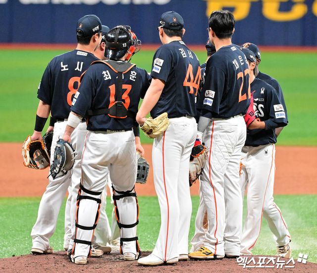 한화는 9일 고척스카이돔에서 열린 '2025 신한 SOL Bank KBO 리그' 키움과 주말 3연전 첫 번째 경기에서 7-5로 승리했다. 이날 승리로 팀은 지난 1999년 이후 26년 만에 10연승을 질주했다. 엑스포츠뉴스 고척, 김한준 기자
