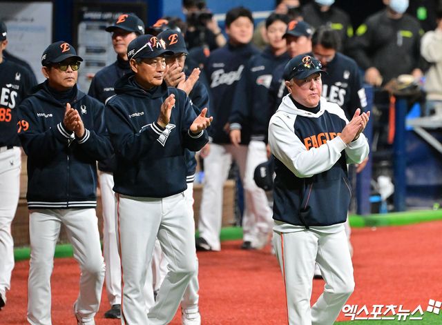 한화는 9일 고척스카이돔에서 열린 '2025 신한 SOL Bank KBO 리그' 키움과 주말 3연전 첫 번째 경기에서 7-5로 승리했다. 이날 승리로 팀은 지난 1999년 이후 26년 만에 10연승을 질주했다. 엑스포츠뉴스 고척, 김한준 기자