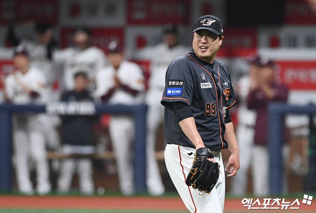 지난해 4월 5일 고척 키움 히어로즈전에서 4.1이닝 9실점으로 패전투수가 됐던 한화 이글스 류현진. 사진 엑스포츠뉴스 DB