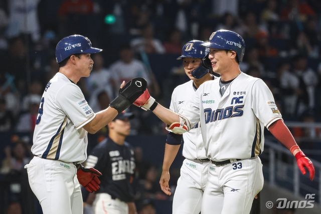 1일 창원NC파크에서 열린 2025 신한 SOL Bank KBO리그 한화 이글스와 NC 다이노스의 경기, 우익수 겸 9번타자로 선발 출전한 한석현은 2회말 첫 타석 투런포, 7회말 그라운드 홈런으로 4타수 2홈런 5타점 2득점으로 팀 승리를 이끌었다. NC 다이노스