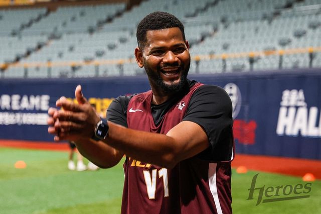 도미니카 공화국 출신 우완 라울 알칸타라가 키움 히어로즈 소속으로 1일 서울 고척스카이돔에서 열리는 2025 신한 SOL Bank KBO리그 두산 베어스와의 팀 간 8차전에 선발등판, KBO리그 복귀전을 치른다. 사진 키움 히어로즈