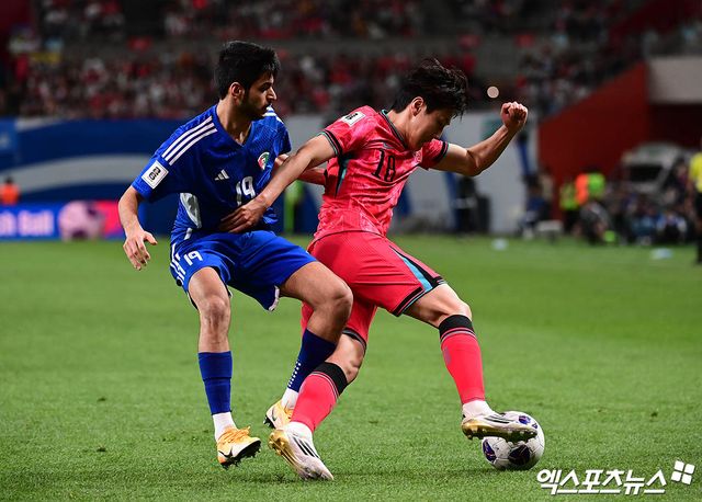 홍명보 감독이 이끄는 대한민국 축구대표팀은 10일 서울월드컵경기장에서 열린 2026 월드컵 아시아 3차예선 B조 10차전 쿠웨이트와의 홈 경기에서 전반 자책골, 그리고 후반에 터진 이강인과 오현규, 이재성의 연속골을 묶어 4-0 대승을 챙겼다. 이날 승리로 홍명보호는 3차예선 10경기에서 6승 4무(승점 22)를 기록하며 1위를 확정지었다. 특히 아시아 3차예선에 참가한 18개국 중 일본, 이란, 우즈베키스탄, 요르단 등 다른 본선 진출국이 하지 못한 무패 신화를 달성했다. 상암, 김한준 기자