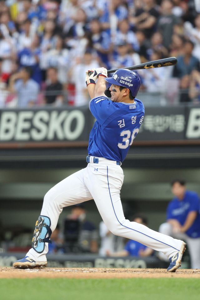 삼성 라이온즈 김영웅이 11일 광주 KIA 타이거즈전에 출전해 타격하고 있다. 삼성 라이온즈