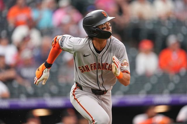 미국 메이저리그 샌프란시스코 자이언츠의 이정후가 11일(한국시간) 미국 콜로라도주 덴버 쿠어스 필드에서 열린 2025 메이저리그 콜로라도 로키스와의 원정 경기에 1번타자 겸 중견수로 선발 출전, 5타수 1안타 2득점을 기록했다. 사진 연합뉴스