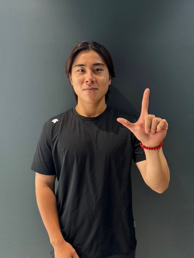 SSG 랜더스가 11일 일본프로야구 웨스턴리그에 참가 중인 쿠후 하야테 벤처스 시즈오카 소속의 유틸리티 야수 장현진을 영입했다. 장현진의 일본 야구 경험과 절실한 태도, 성장 가능성에 주목했으며, 유틸리티 자원 확보를 통해 야수진을 강화하고자 이번 영입을 추진했다. SSG 랜더스