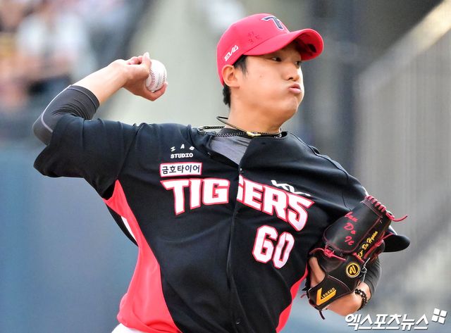 KIA 타이거즈 선발투수 김도현이 올해 정규시즌 경기에 선발 등판해 역투하고 있다. 엑스포츠뉴스 DB
