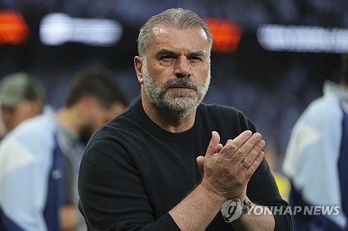 토트넘 홋스퍼가 결국 결단을 내렸다. 17년 무관을 끊은 안지 포스테코글루 감독과 갈라섰다.&nbsp; 토트넘은 7일(한국시간) 구단 홈페이지를 통해 포스테코글루 감독과 결별한다고 결정했다고 발표했다. 두 시즌만의 결별이다.&nbsp;연합뉴스