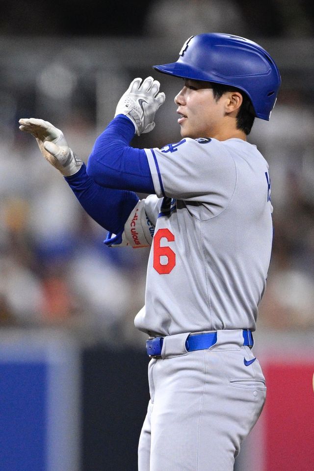 김혜성은 12일(이하 한국시간) 미국 캘리포니아주 샌디에이고 펫코 파크에서 열린 2025 메이저리그(MLB) 샌디에이고 파드리스와의 원정경기에서 9번타자 겸 2루수로 선발 출전했으나 2타수 무안타 1사구를 기록한 뒤 경기 &nbsp;중 교체됐다. 0.403였던 타율은 0.391이 되면서 4할대 타율이 깨졌다. AP연합뉴스