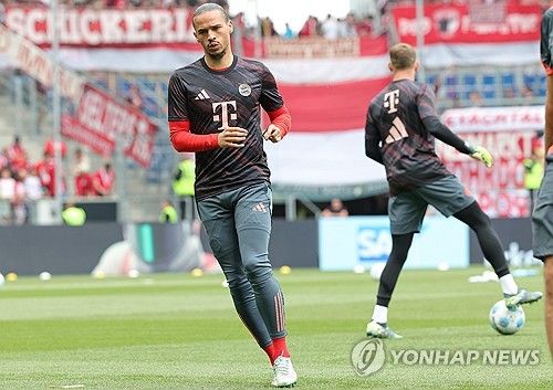 바이에른 뮌헨이 거액을 투자했던 공격수 르로이 사네의 이적료 회수에 실패했다. 재계약에도 실패하며 공짜로 떠나보냈다.&nbsp; 갈라타사라이가 12일(한국시간) 공식 홈페이지를 통해 구단이 르로이 사네와 협상을 시작했다고 발표했다.&nbsp;연합뉴스