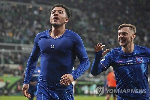 영국 매체 '더선'이 12일(한국시간) 프리미어리그 세 팀이 제이든 산초 영입을 두고 경쟁하고 있다고 보도했다. 산초는 지난 2024-2025시즌 첼시 임대를 마치고 맨체스터 유나이티드로 복귀한 상태다.&nbsp;연합뉴스