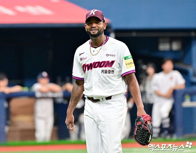 키움 히어로즈 외국인 투수 라울 알칸타라가 13일 서울 잠실야구장에서 2025 신한 SOL Bank KBO리그 두산과 팀 간 9차전에 선발투수로 나선다. 사진 엑스포츠뉴스 DB