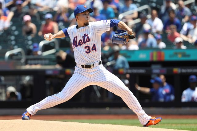 뉴욕 메츠에서 활약 중인 일본 출신의 우완투수 센가 고다이가 13일 미국 뉴욕주 플러싱의 시티필드에서 열린 2025 미국프로야구 메이저리그(MLB) 워싱턴 내셔널스와의 홈경기에 선발 등판했다. 5⅔이닝 1피안타 1볼넷 5탈삼진 무실점으로 호투를 펼쳤지만, 6회초 1사에서 수비 도중 햄스트링 부상을 당했다. 15일짜리 부상자 명단에 등재됐으며, 14일 MRI 검진을 받을 예정이다. AP 연합뉴스