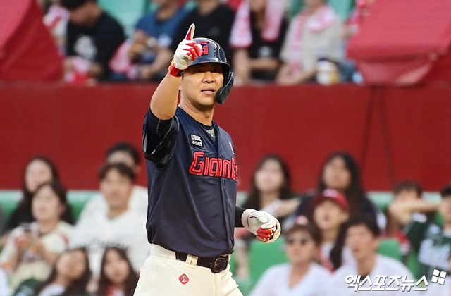 롯데 자이언츠 베테랑 내야수 김민성이 14일 인천 SSG랜더스필드에서 열린 2025 신한 SOL Bank KBO리그 SSG 랜더스와의 팀 간 10차전에서 2안타 1홈런 2타점을 기록, 팀 3연승을 이끌었다. 사진 박지영 기자