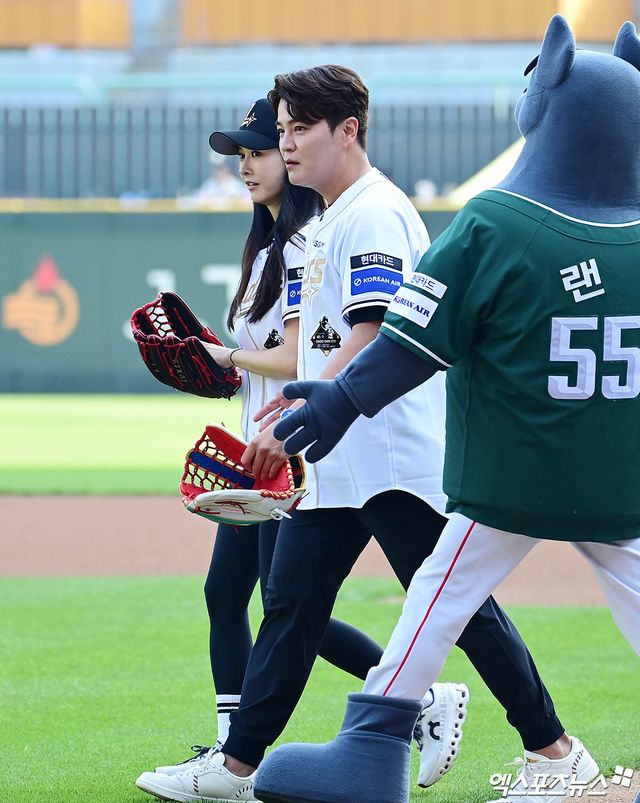 추신수 SSG 랜더스 구단주 보좌역이 14일 인천 SSG 랜더스필드에서 열리는 2025 신한 SOL Bank KBO리그 롯데 자이언츠와의 팀 간 10차전에서 공식 은퇴식을 진행한다. 사진 박지영 기자