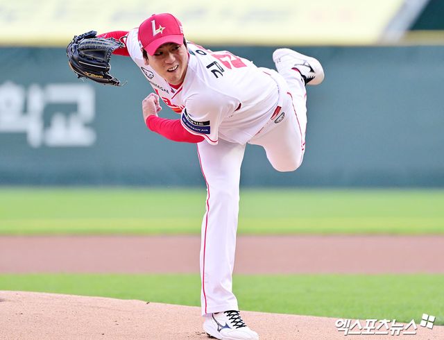 SSG 랜더스 토종 에이스 김광현이 14일 인천 SSG랜더스필드에서 2025 신한 SOL Bank KBO리그 롯데 자이언츠와 팀 간 10차전에 선발투수로 나선다. 추신수의 은퇴식이 열리는 이날 팀 승리를 견인해야 하는 막중한 임무를 안고 있다. 사진 엑스포츠뉴스 DB