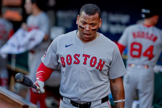 보스턴 레드삭스의 간판 타자였던 라파엘 데버스가 구단과 포지션 갈등 끝에 샌프란시스코 자이언츠로 트레이드됐다. 연합뉴스