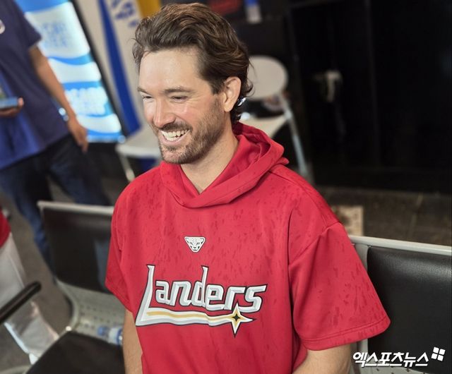 SSG 랜더스 외국인 투수 드류 앤더슨이 15일 인천 SSG랜더스필드에서 열린 2025 신한 SOL Bank KBO리그 롯데 자이언츠와의 팀 간 11차전에 선발등판, 7이닝 무실점 완벽투로 승리투수가 됐다. 사진 엑스포츠뉴스